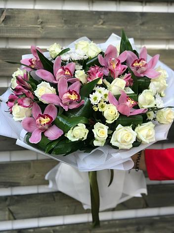 Букет цветов из: Розы и Хризантемы в Тукуе-Мектебе