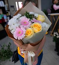 Букет цветов из:  Герберы, Розы и Хризантемы в Тукуе-Мектебе