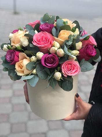 Цветочная композиция из Розы в шляпной коробке в Тукуе-Мектебе